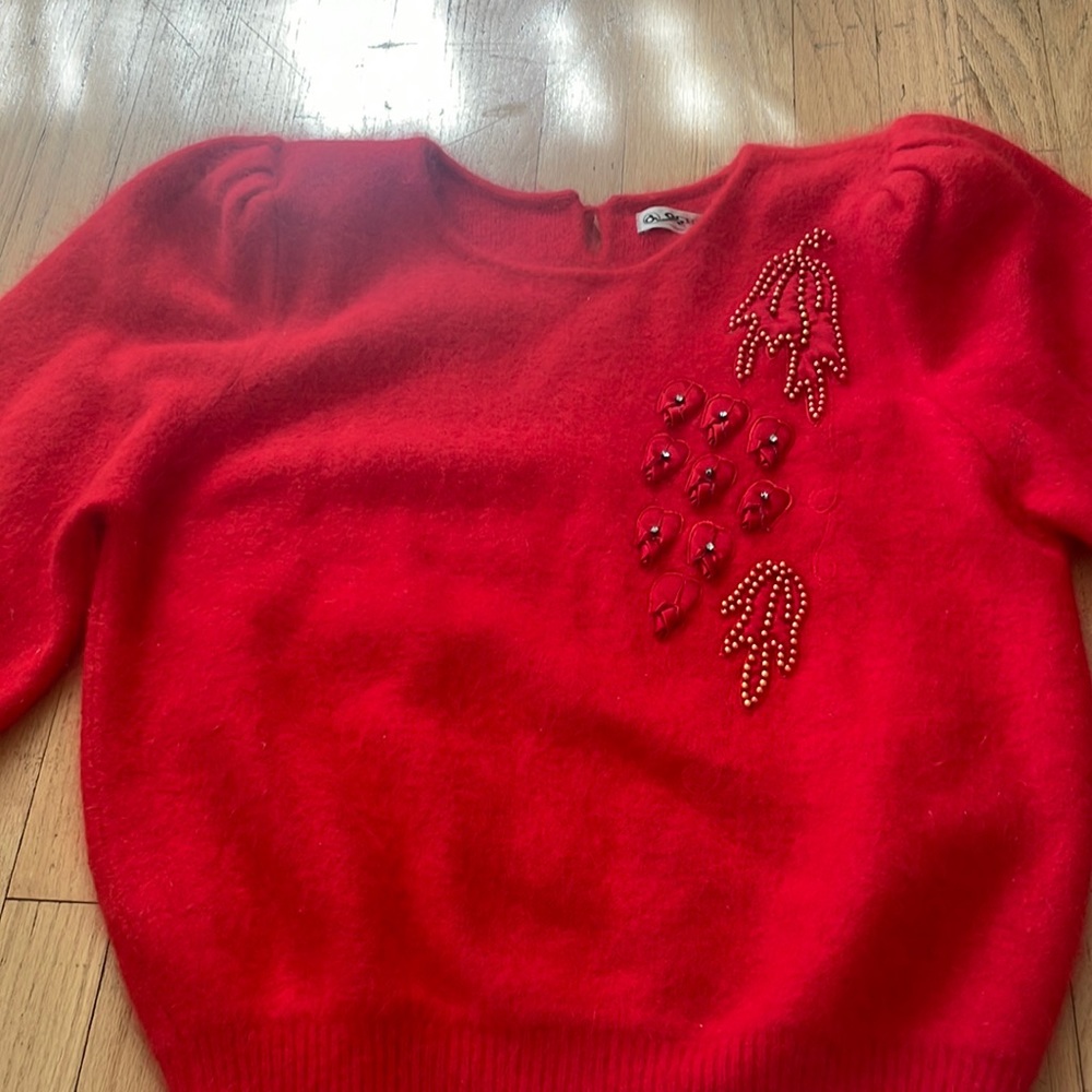 Beautiful cashmere red sweater